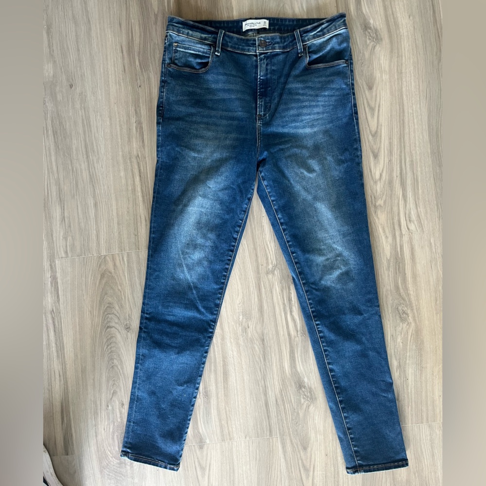 Abercrombie & Fitch high rise super skinny jeans- NWOT 14 Long